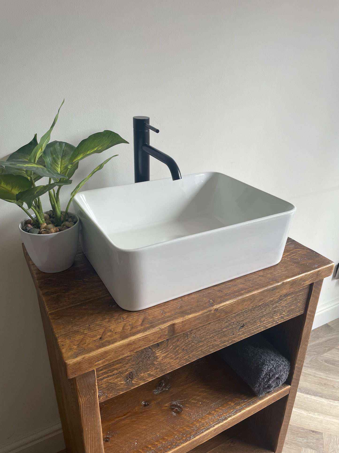 AUBURN Ceramic Countertop Basin