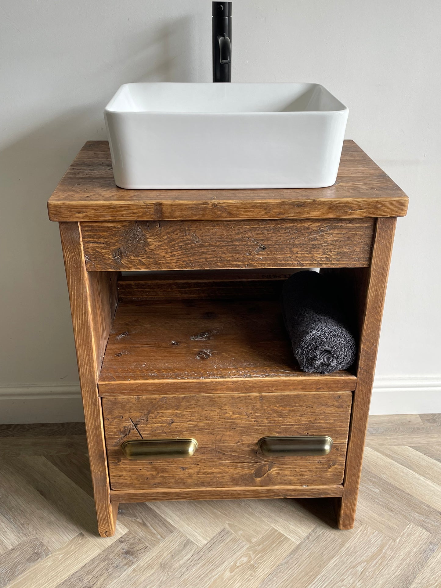AUBURN Ceramic Countertop Basin