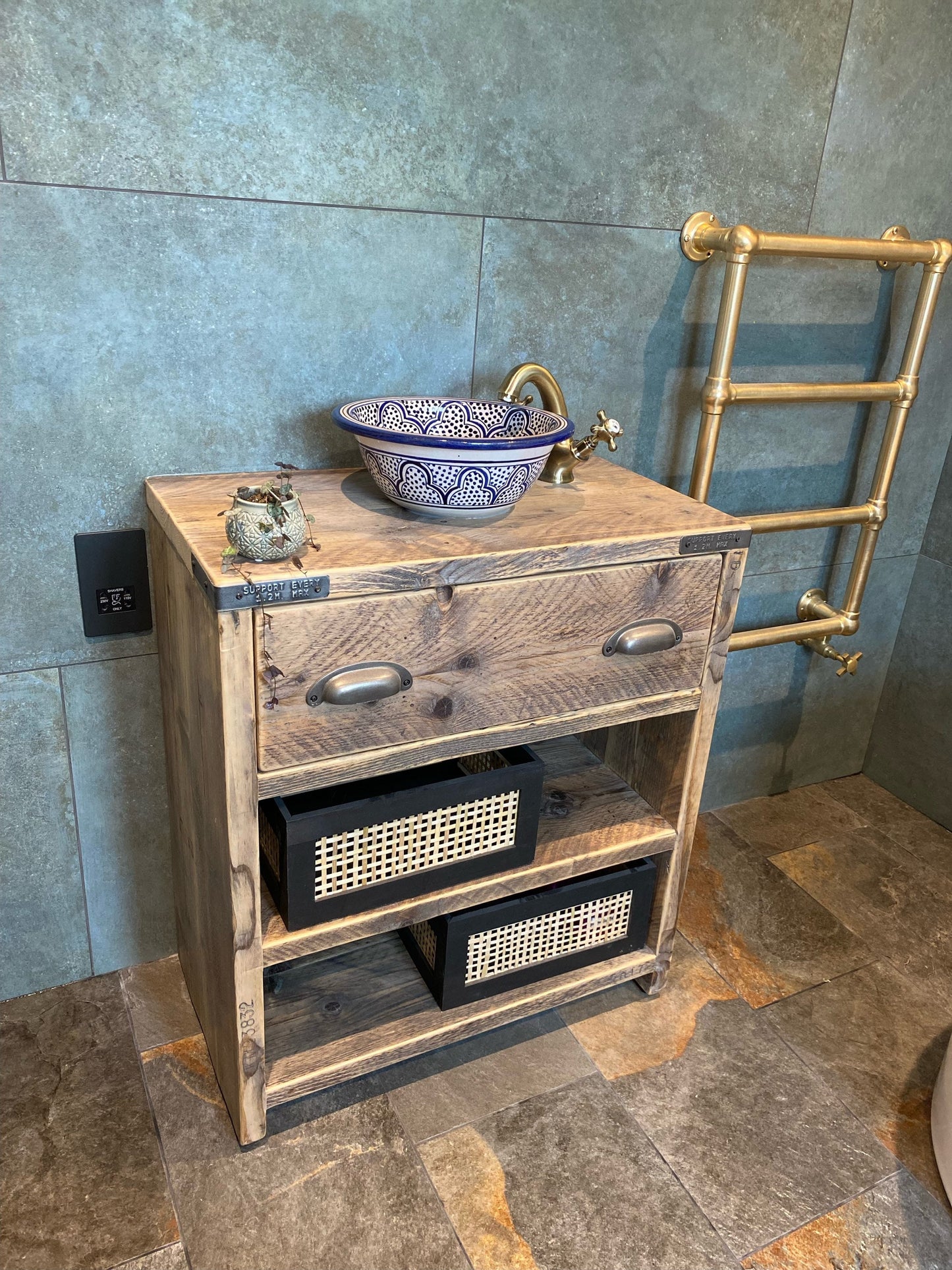 RIBCHESTER Reclaimed Wood Rustic Bathroom Vanity Unit